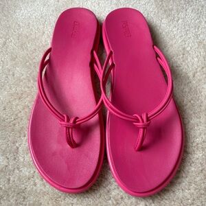 OluKai 'Aka Pink Plumeria Flip Flop Sandals Size 11